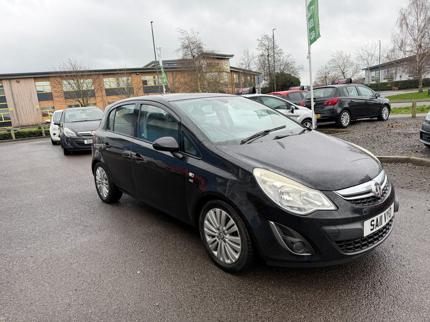 Used Vauxhall Corsa 2011 for sale - 77287405: Photo 2