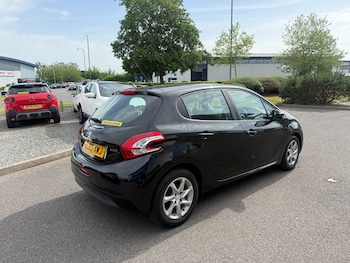 Used Peugeot 208 2014 for sale - 78739460: Photo