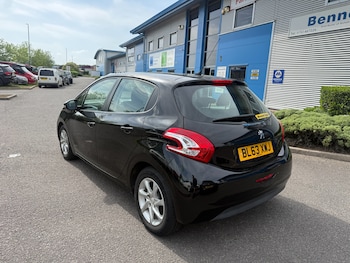 Used Peugeot 208 2014 for sale - 78739460: Photo