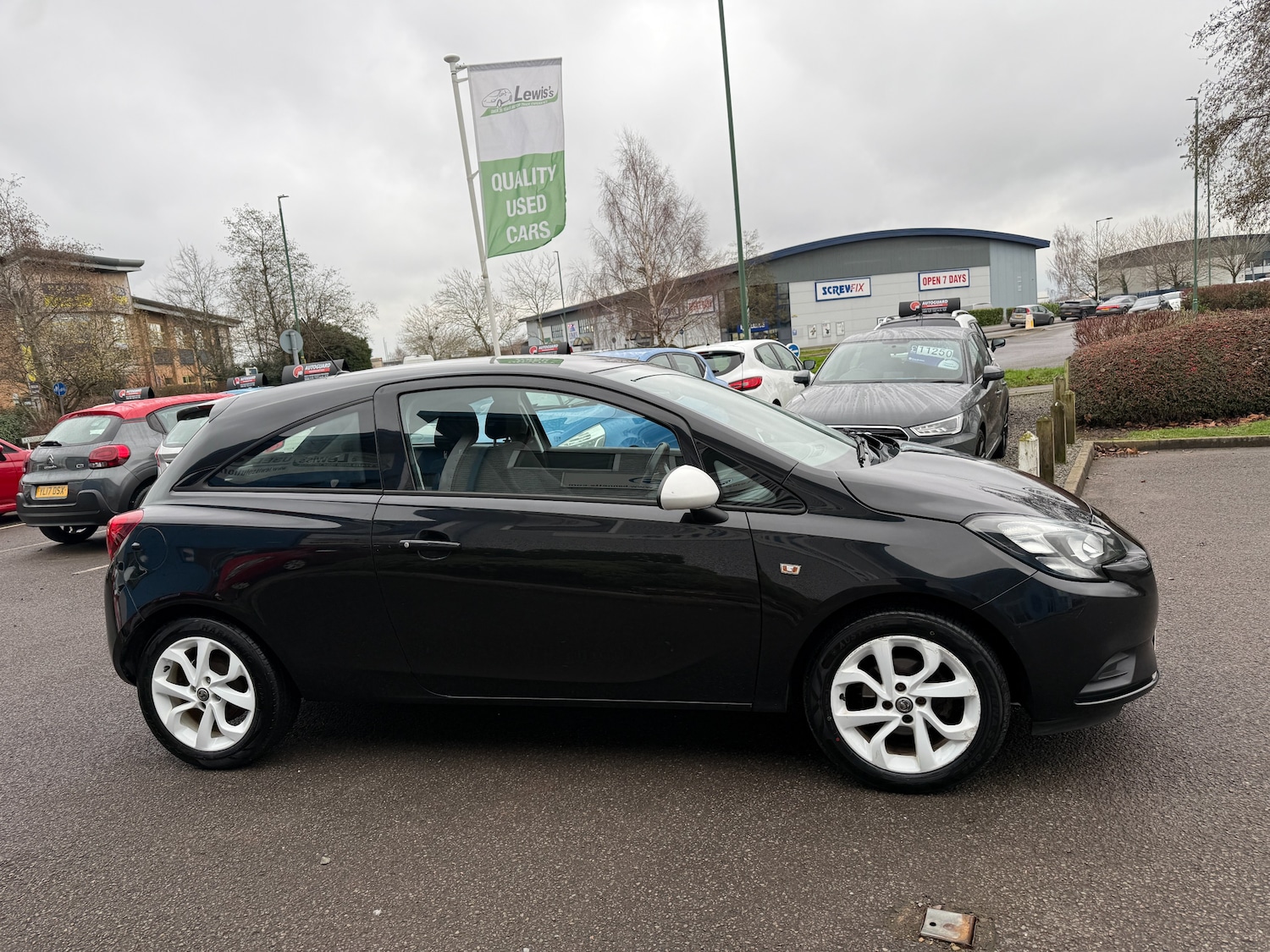 Used Vauxhall Corsa 2016 for sale - 77297215: Photo 4