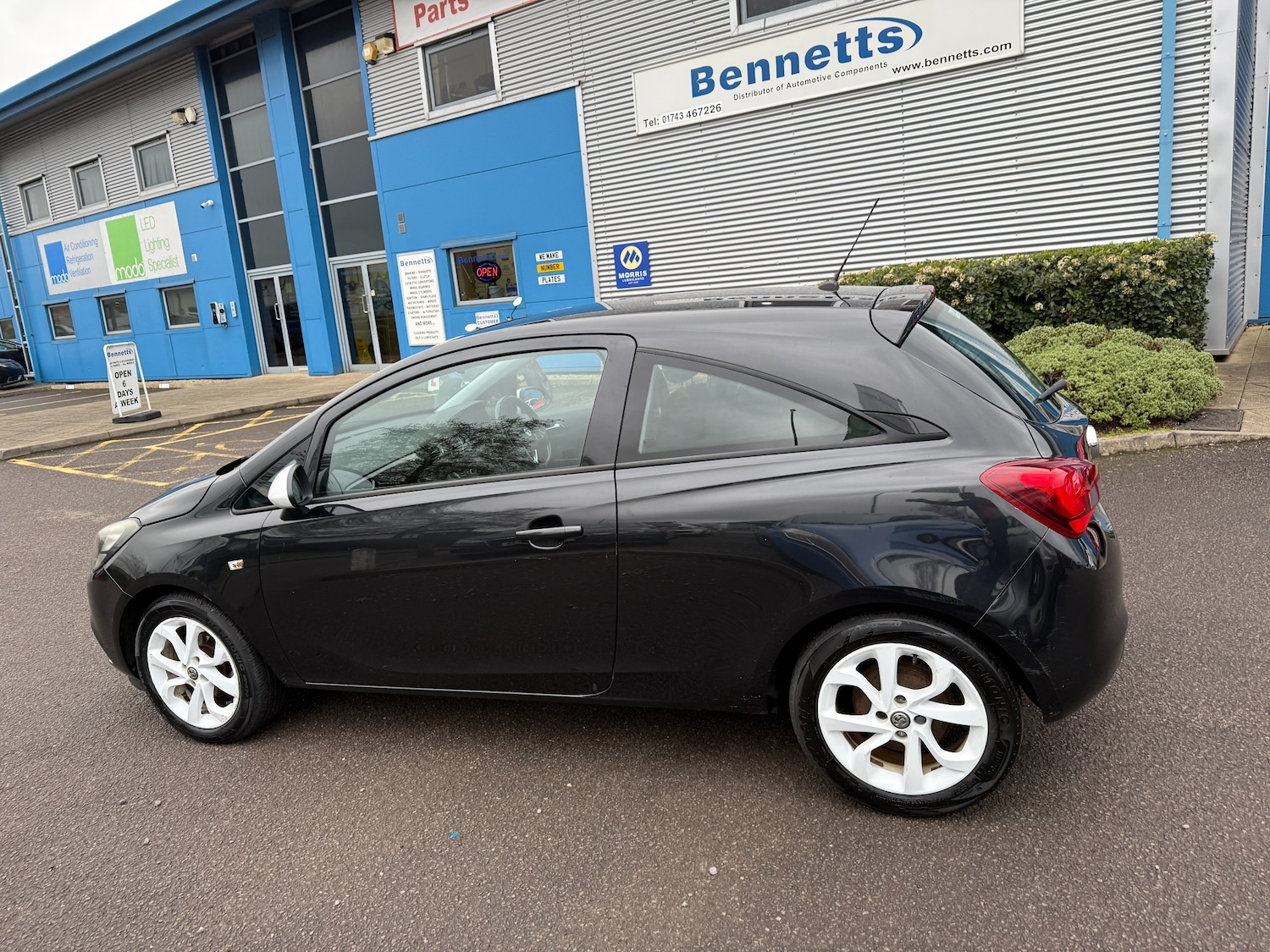 Used Vauxhall Corsa 2016 for sale - 77297215: Photo 8