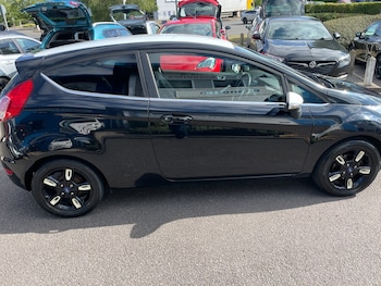 Used Ford Fiesta 2016 for sale - 75524759: Photo