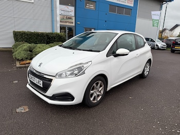 Peugeot - 208