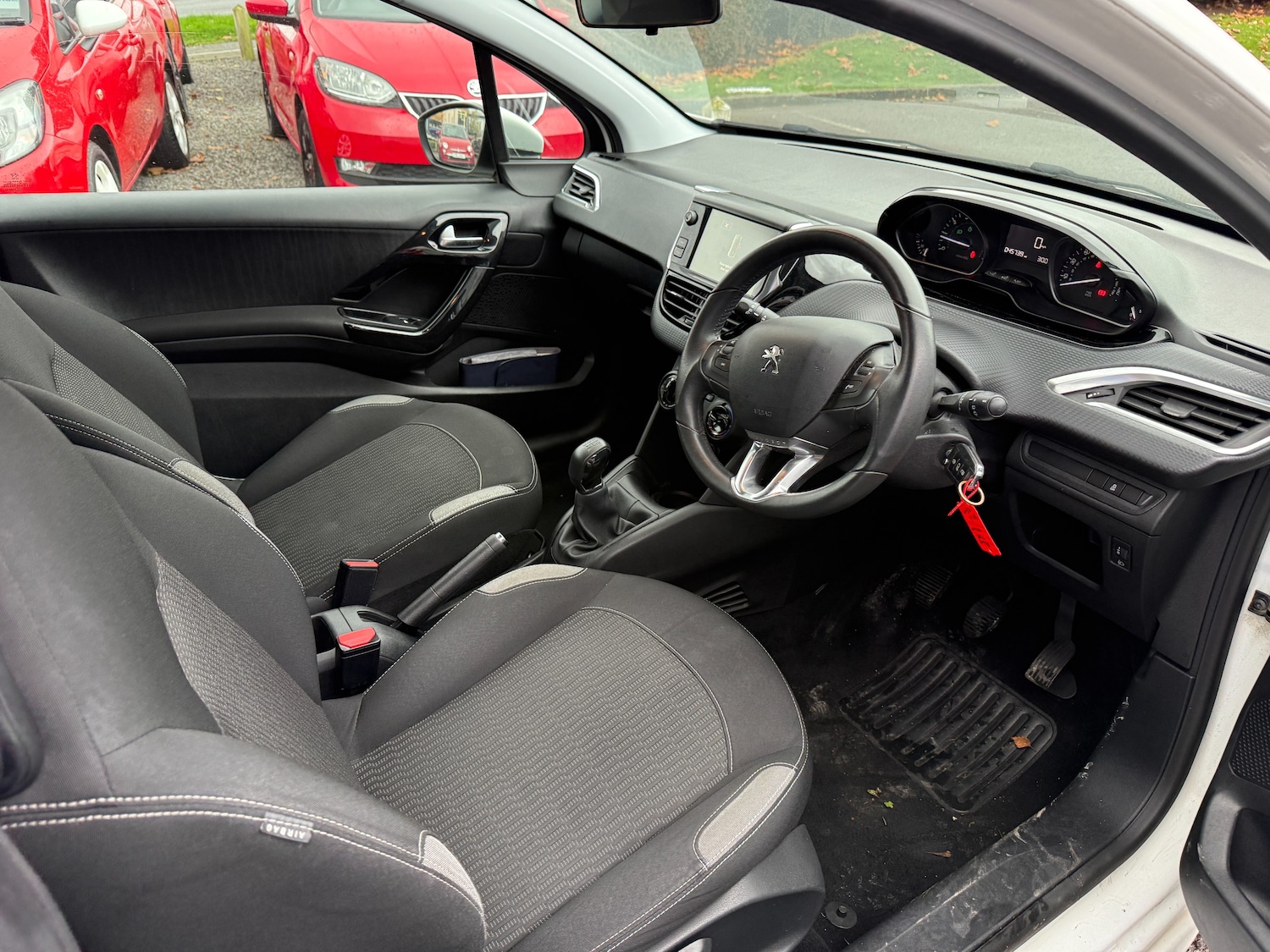 Used Peugeot 208 2016 for sale - 76542240: Photo 6