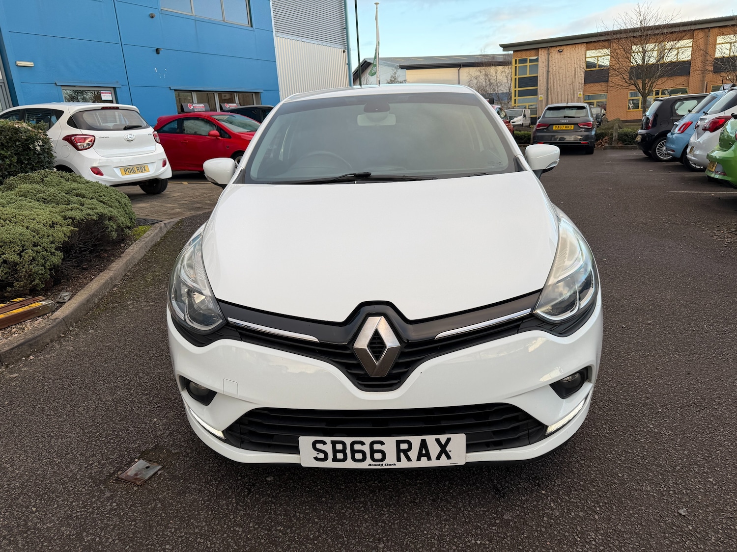 Used Renault Clio 2017 for sale - 77006495: Photo 2