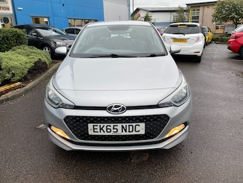 Used Hyundai i20 2015 for sale - 76077137: Photo 2