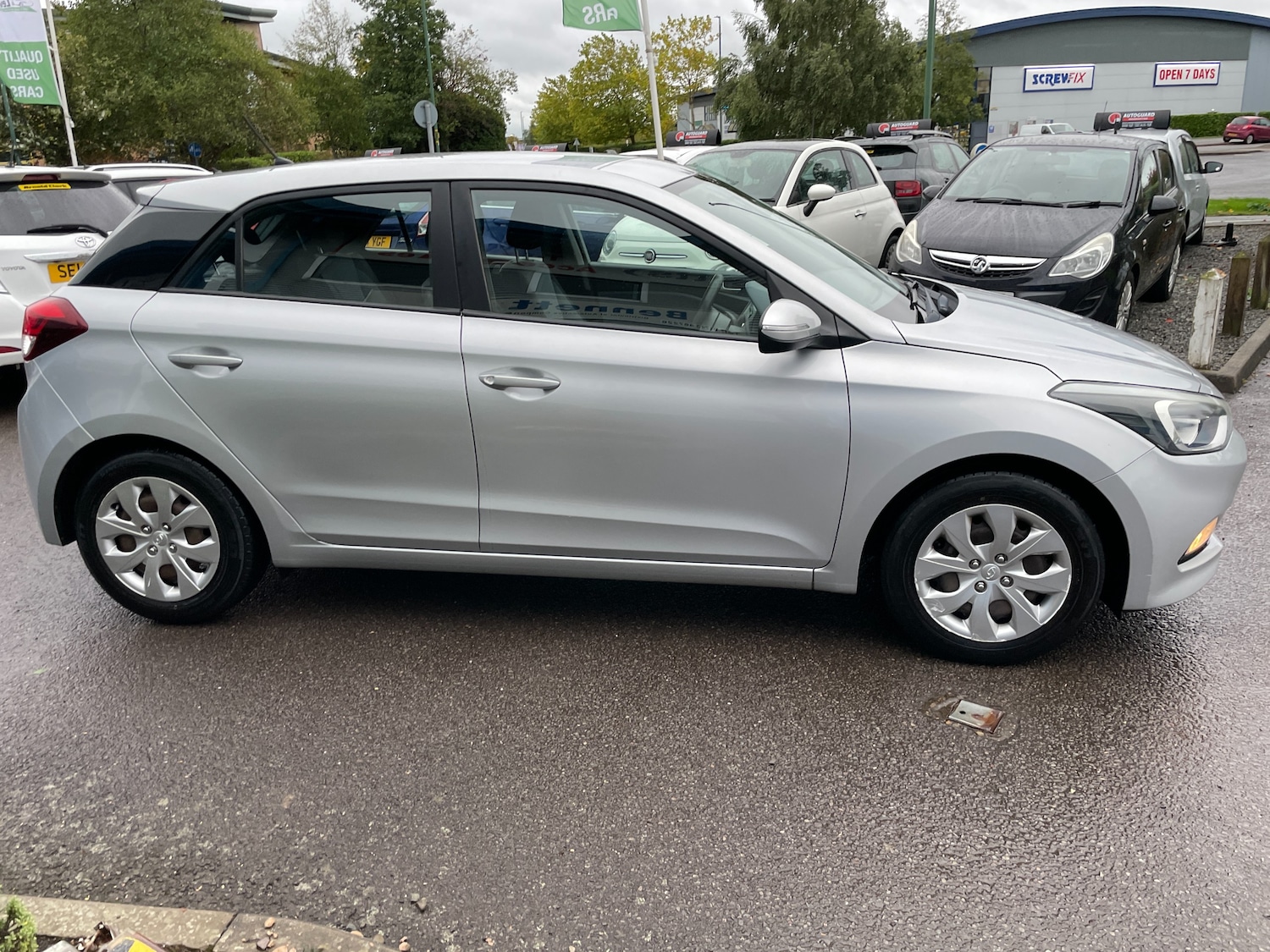 Used Hyundai i20 2015 for sale - 76077137: Photo 4