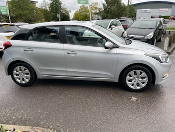 Used Hyundai i20 2015 for sale - 76077137: Photo 4