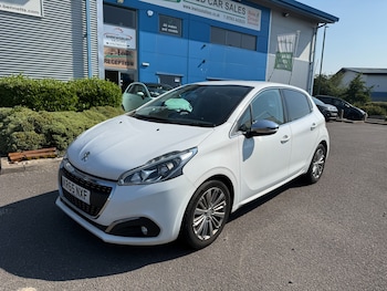 Used Peugeot 208 2015 for sale - 79179786: Photo