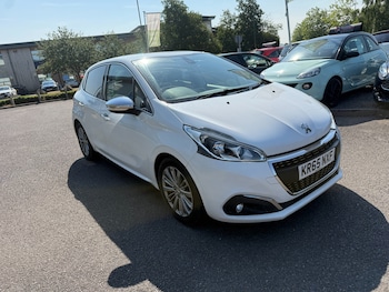 Used Peugeot 208 2015 for sale - 79179786: Photo
