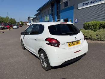 Used Peugeot 208 2015 for sale - 79179786: Photo