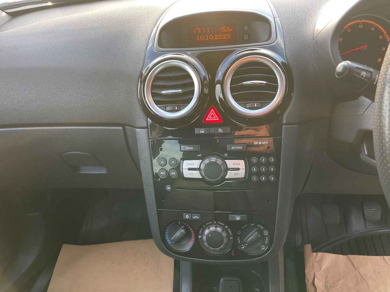 Used Vauxhall Corsa 2013 for sale - 76236870: Photo 10