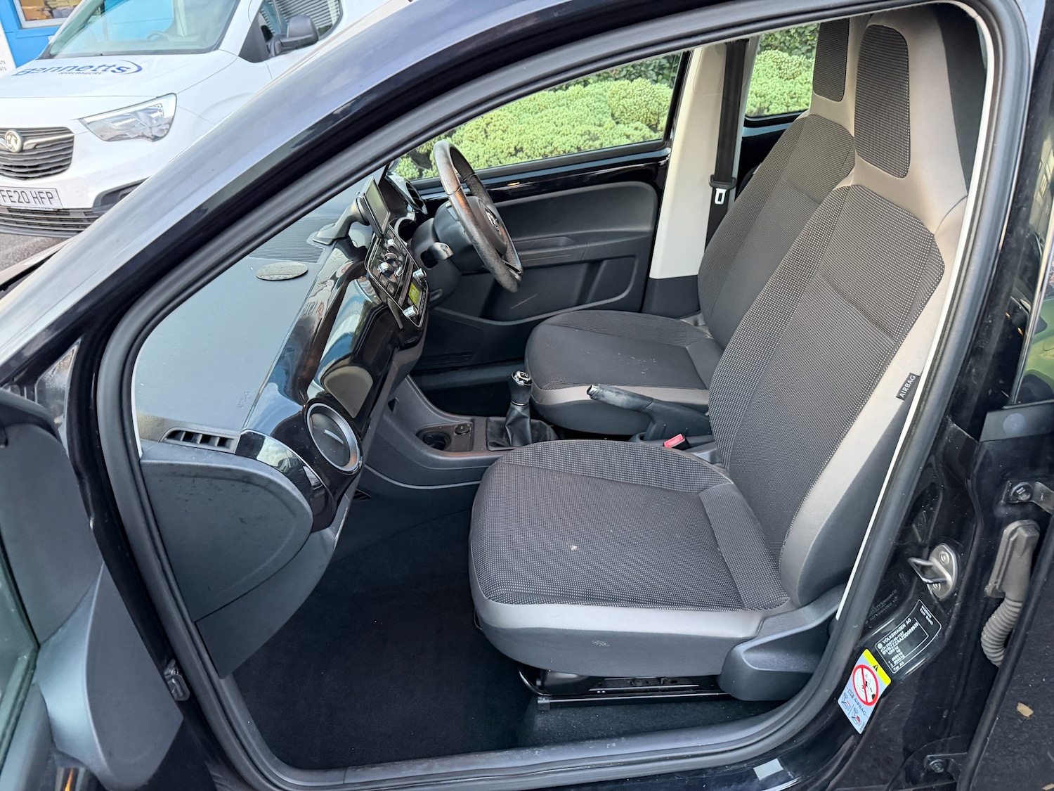 Used Volkswagen up! 2013 for sale - 76883935: Photo 5