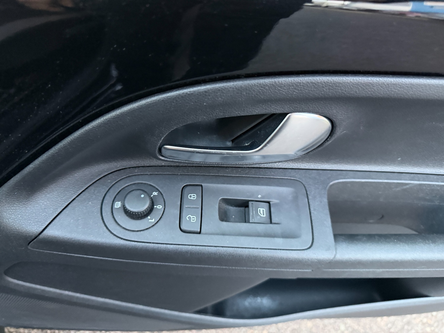 Used Volkswagen up! 2013 for sale - 76883935: Photo 8