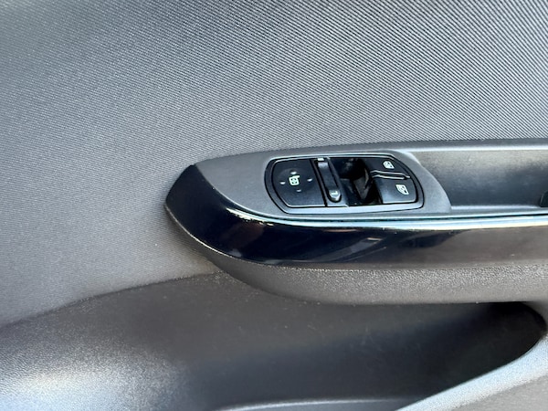 Used Vauxhall Corsa 2016 for sale - 75676887: Photo 18