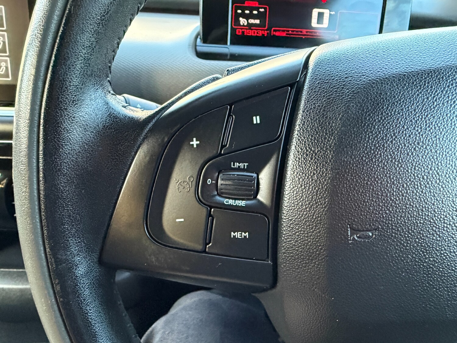 Used Citroen C4 Cactus 2017 for sale - 76845415: Photo 19