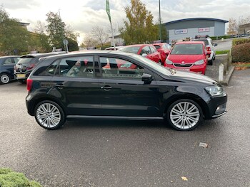 Used Volkswagen Polo 2013 for sale - 76477464: Photo