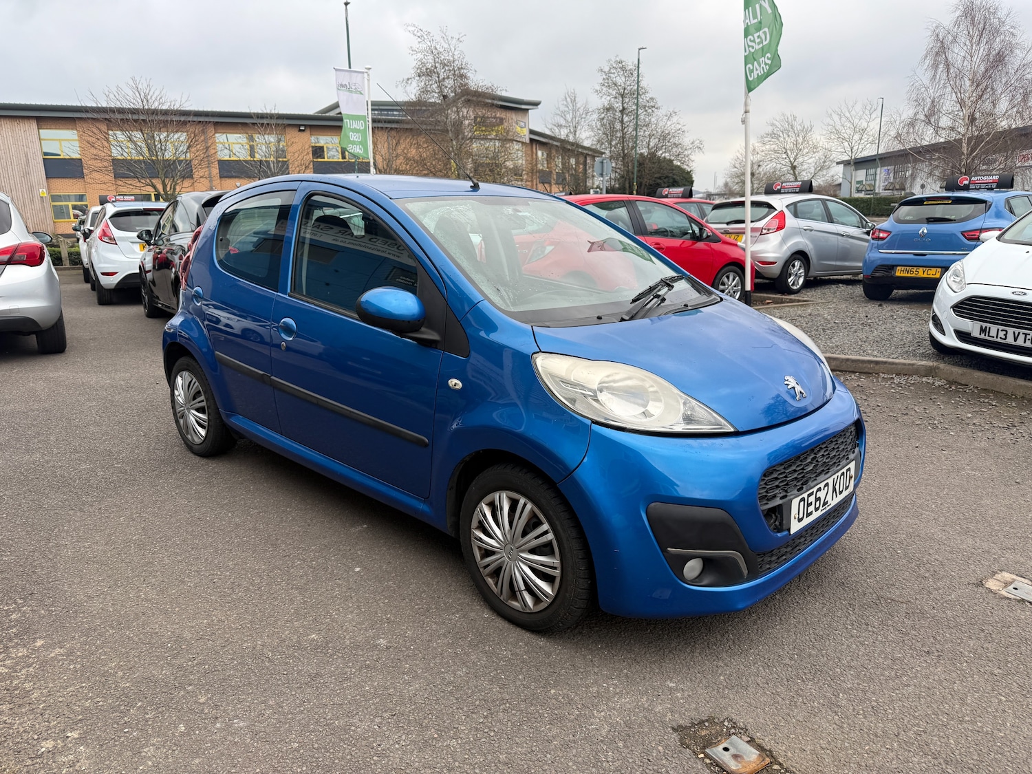 Used Peugeot 107 2013 for sale - 77368810: Photo 2