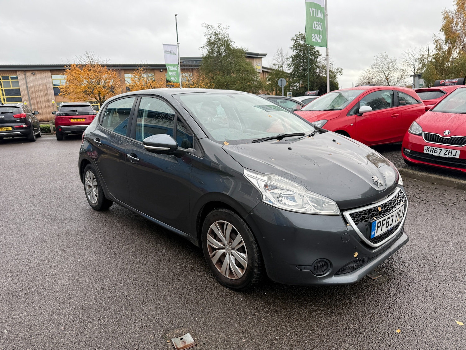 Used Peugeot 208 2014 for sale - 76542229: Photo 2