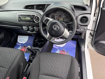 Used Toyota Yaris 2013 for sale - 78273154: Photo