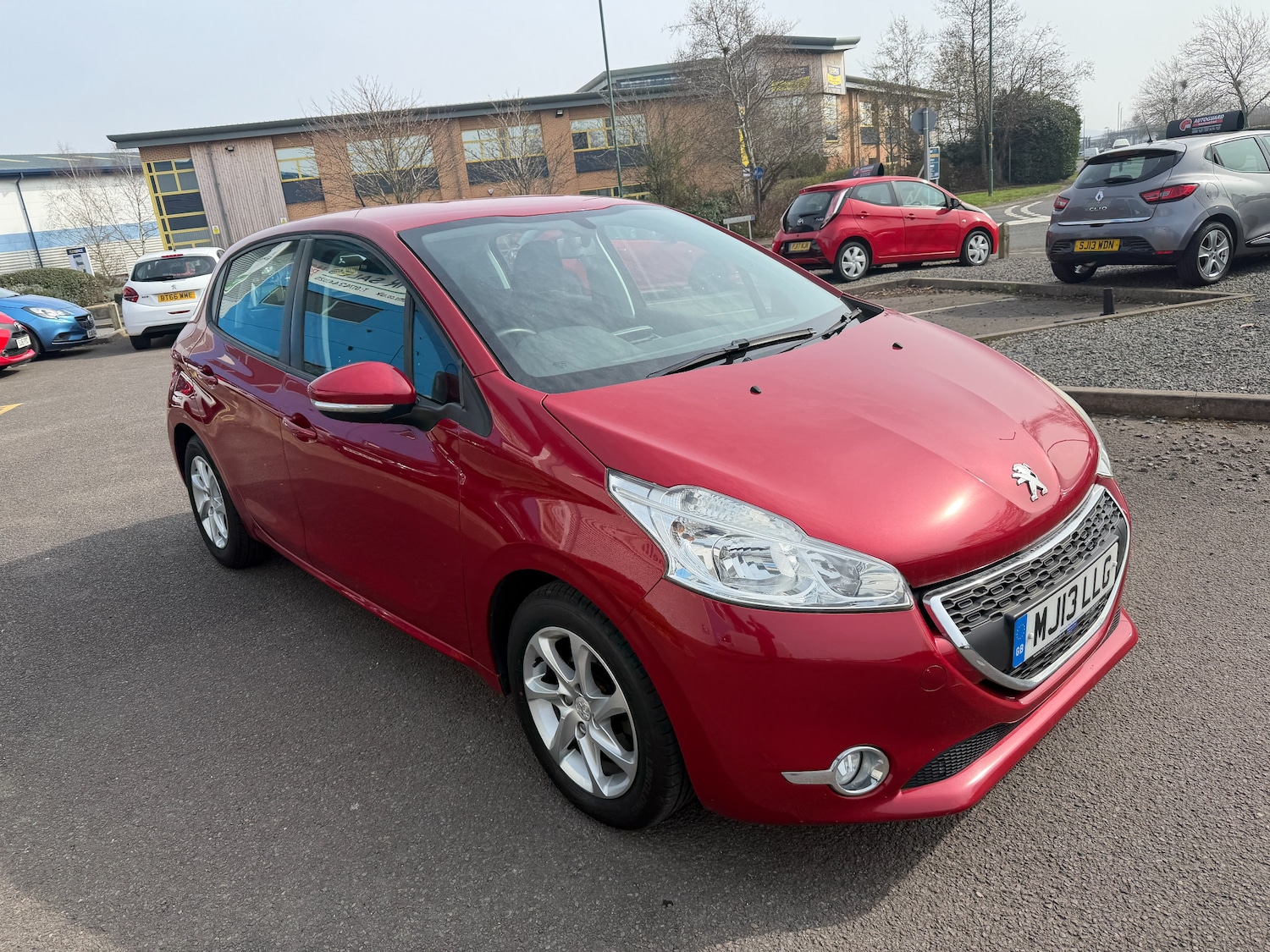 Used Peugeot 208 2013 for sale - 77966552: Photo 3