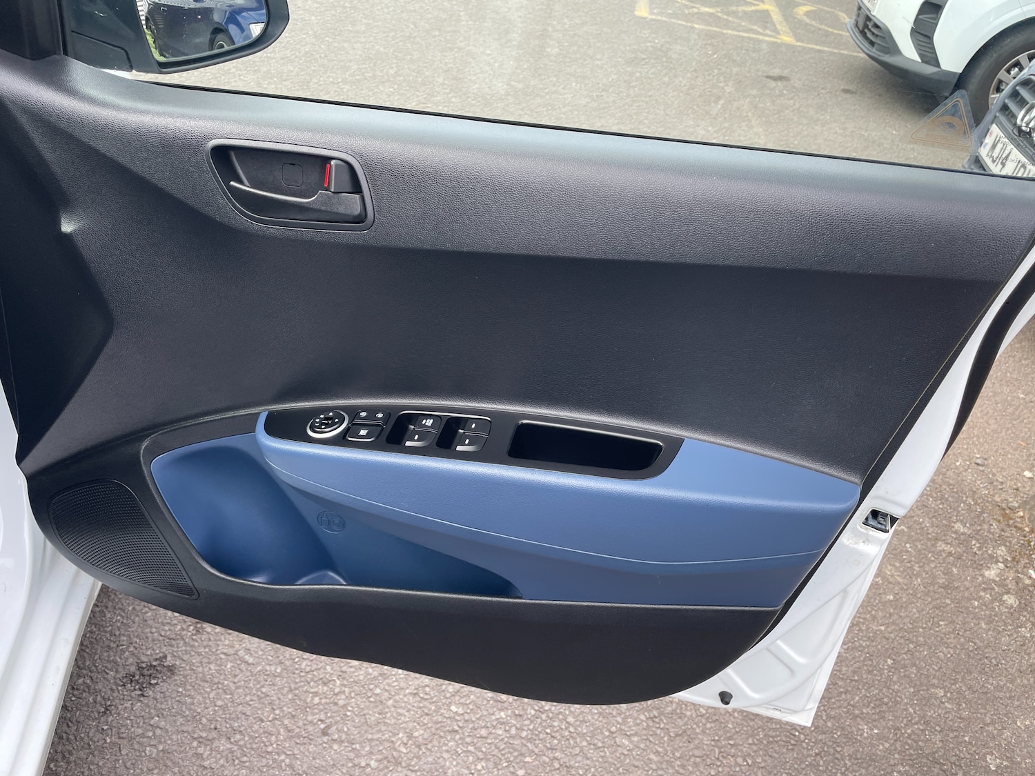 Used Hyundai i10 2023 for sale - 77013953: Photo 12