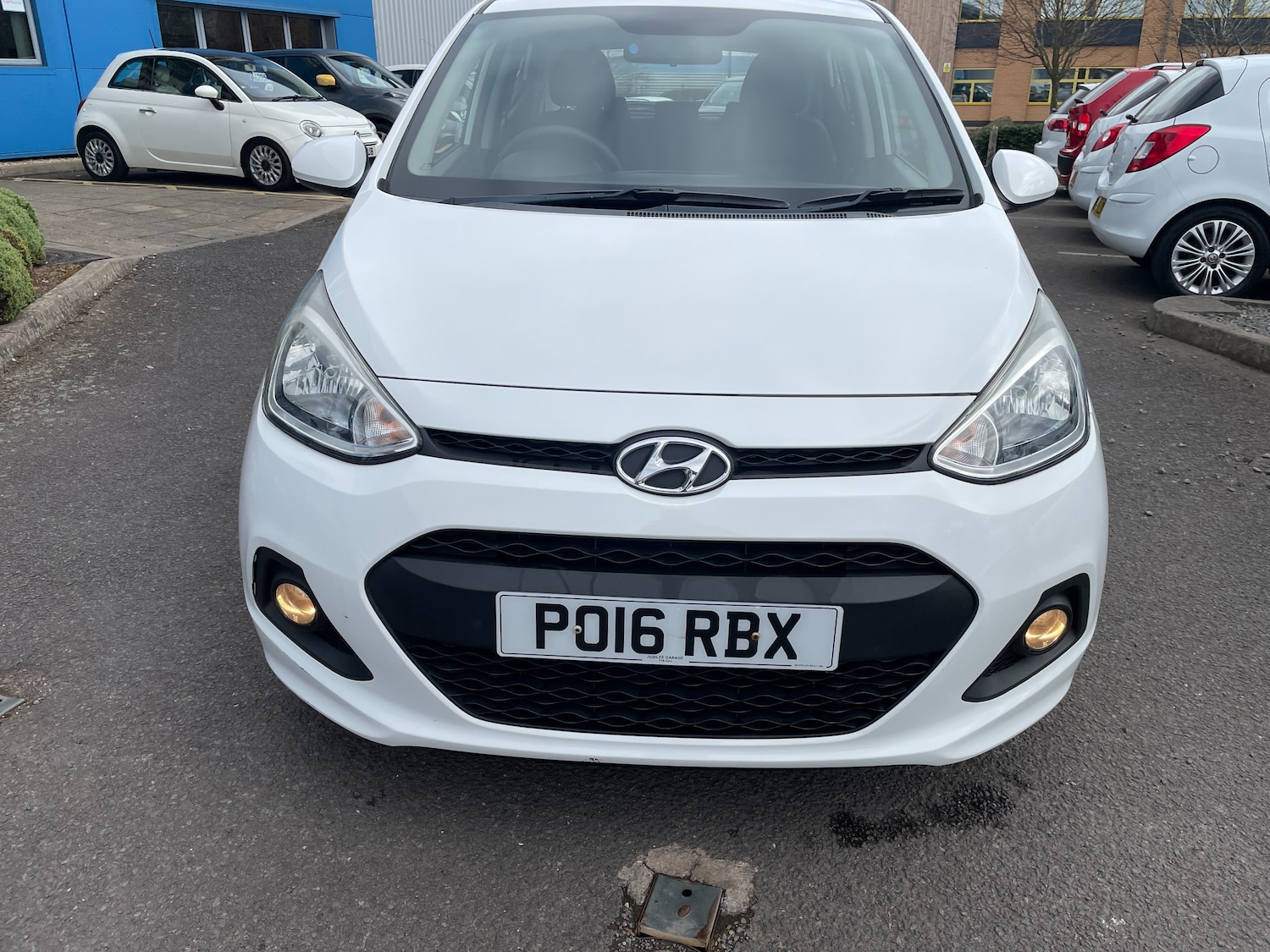 Used Hyundai i10 2023 for sale - 77013953: Photo 2