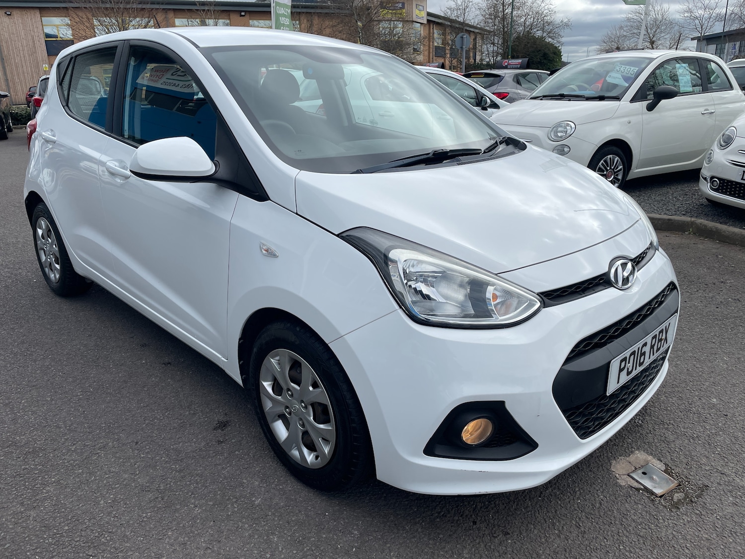Used Hyundai i10 2023 for sale - 77013953: Photo 3