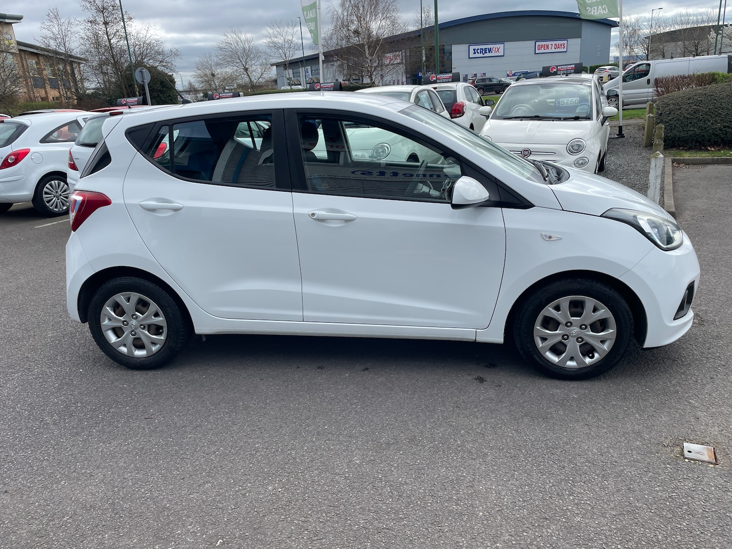 Used Hyundai i10 2023 for sale - 77013953: Photo 4