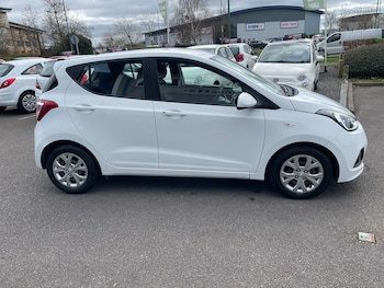 Used Hyundai i10 2023 for sale - 77013953: Photo