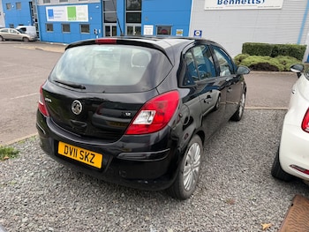 Used Vauxhall Corsa 2011 for sale - 76077163: Photo 2