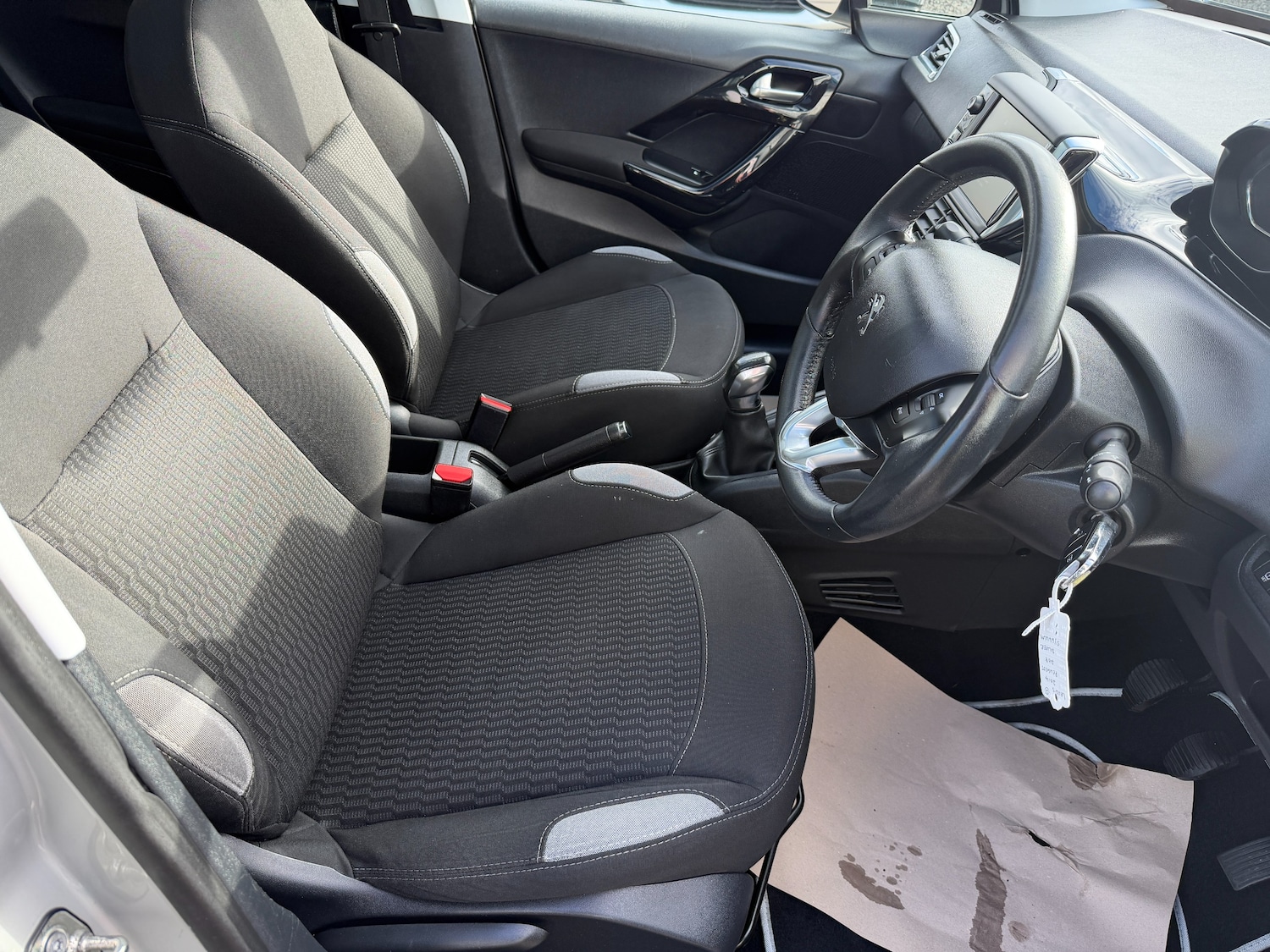 Used Peugeot 208 2014 for sale - 77665953: Photo 12