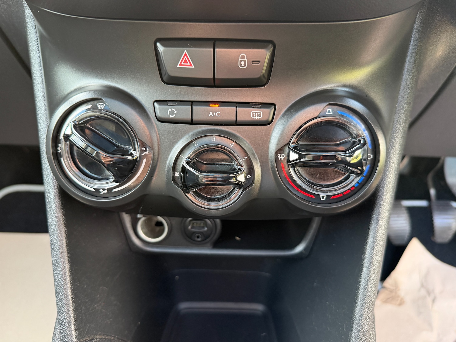 Used Peugeot 208 2014 for sale - 77665953: Photo 16