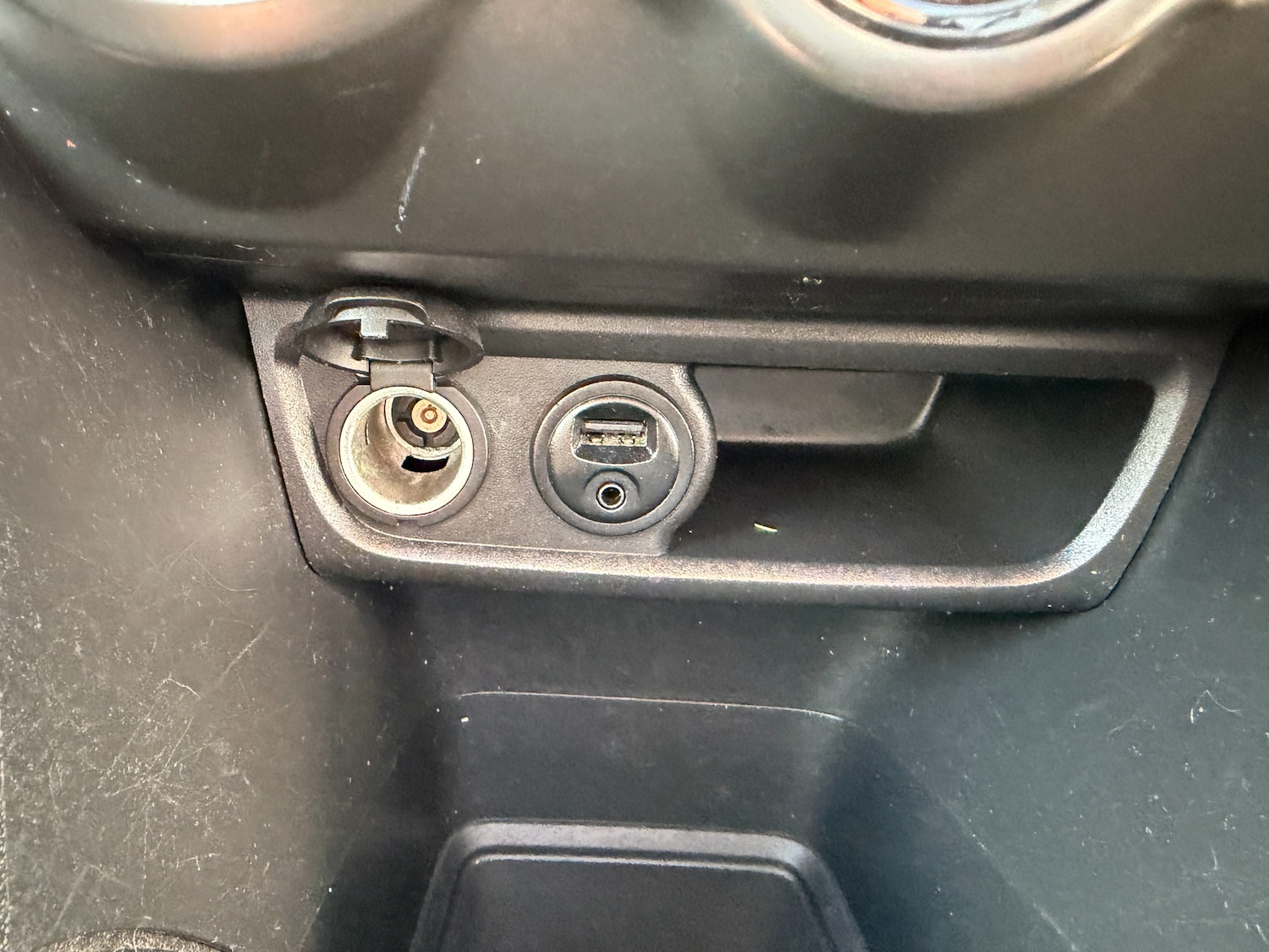 Used Peugeot 208 2014 for sale - 77665953: Photo 17