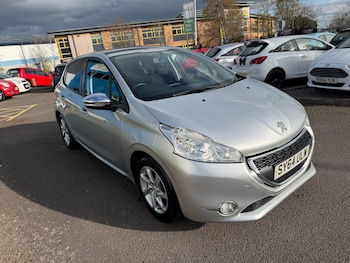 Used Peugeot 208 2014 for sale - 77665953: Photo