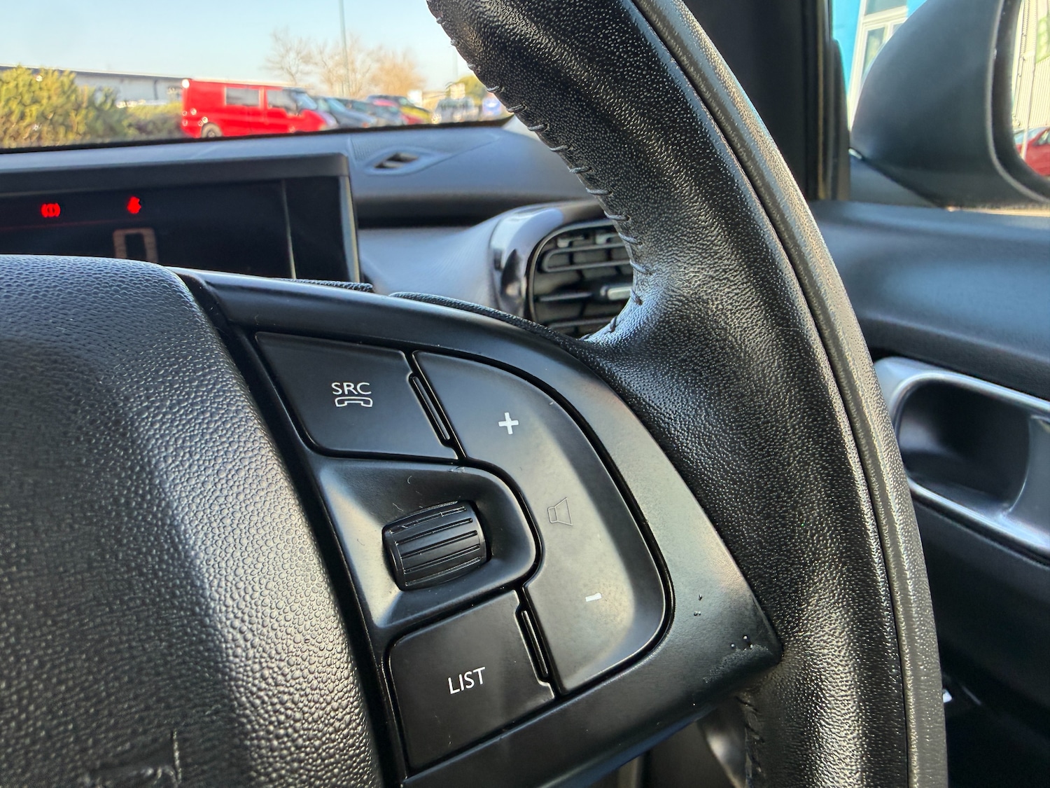 Used Citroen C4 Cactus 2017 for sale - 77743440: Photo 16