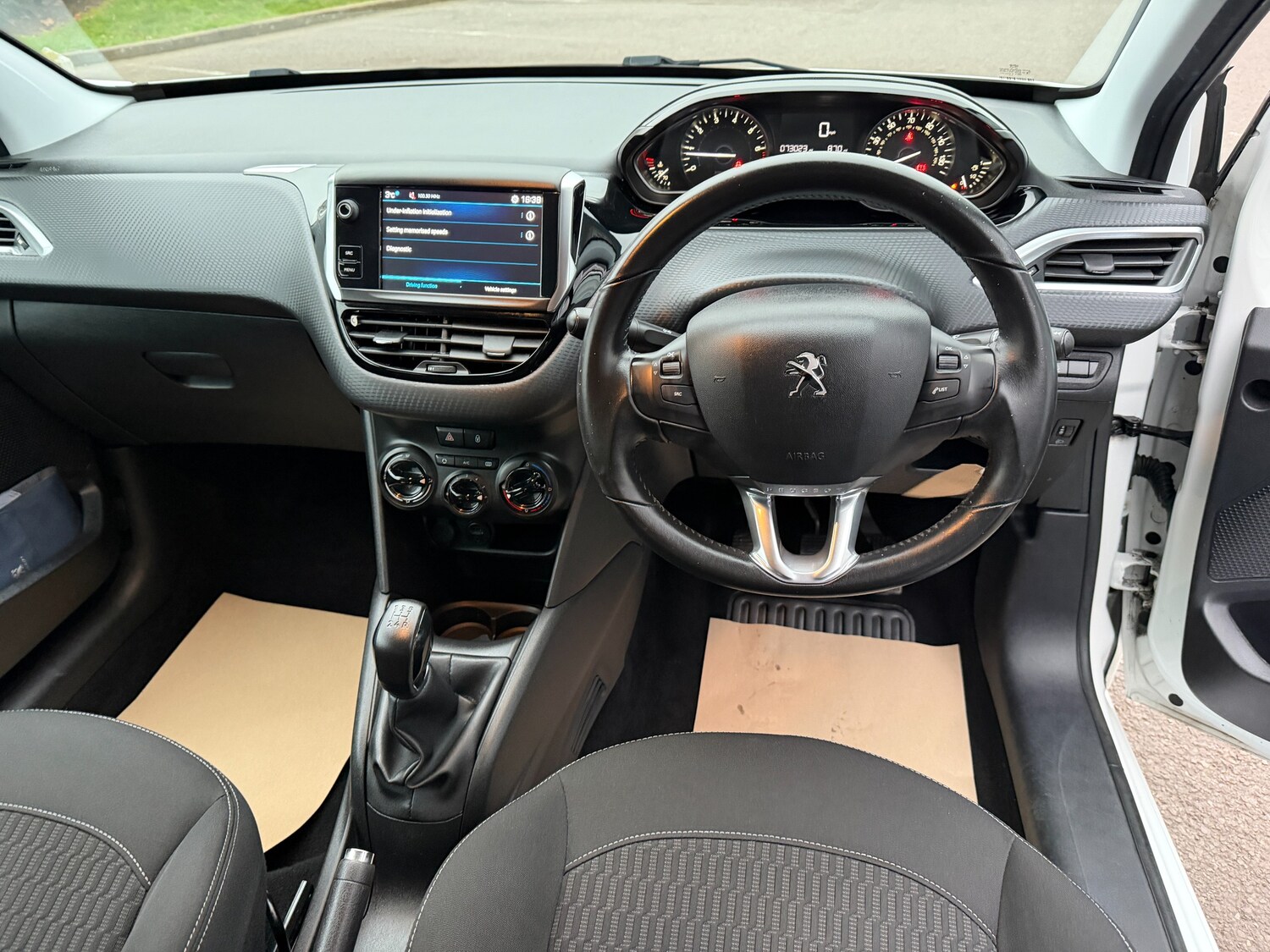 Used Peugeot 208 2017 for sale - 77593260: Photo 17