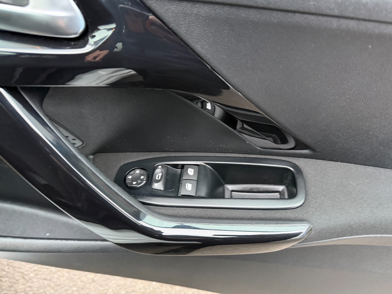 Used Peugeot 208 2017 for sale - 77593260: Photo 18