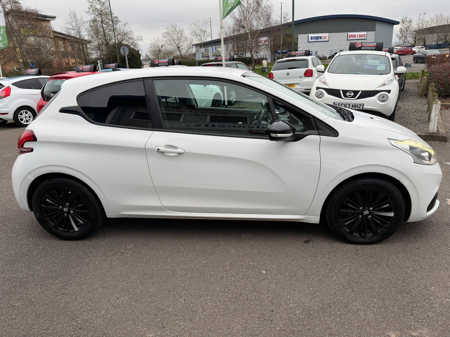 Used Peugeot 208 2017 for sale - 77593260: Photo 4