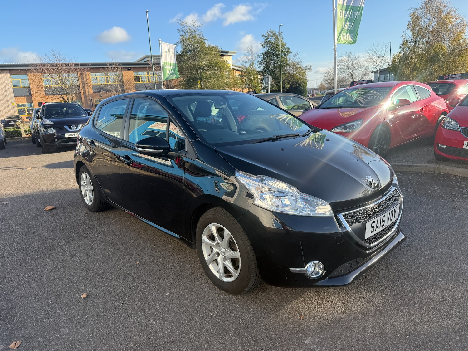 Used Peugeot 208 2015 for sale - 76641639: Photo 2