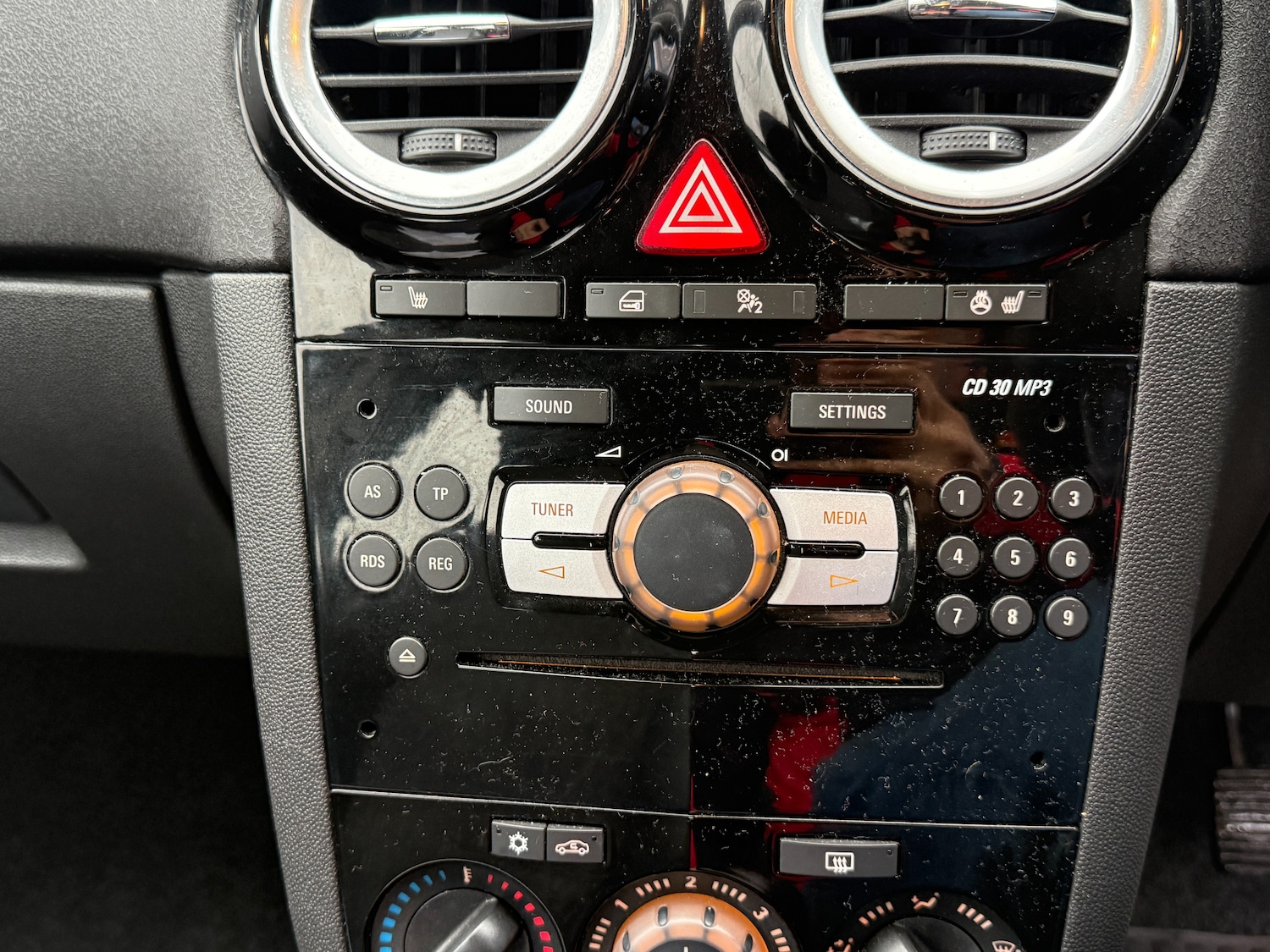 Used Vauxhall Corsa 2013 for sale - 77287404: Photo 7