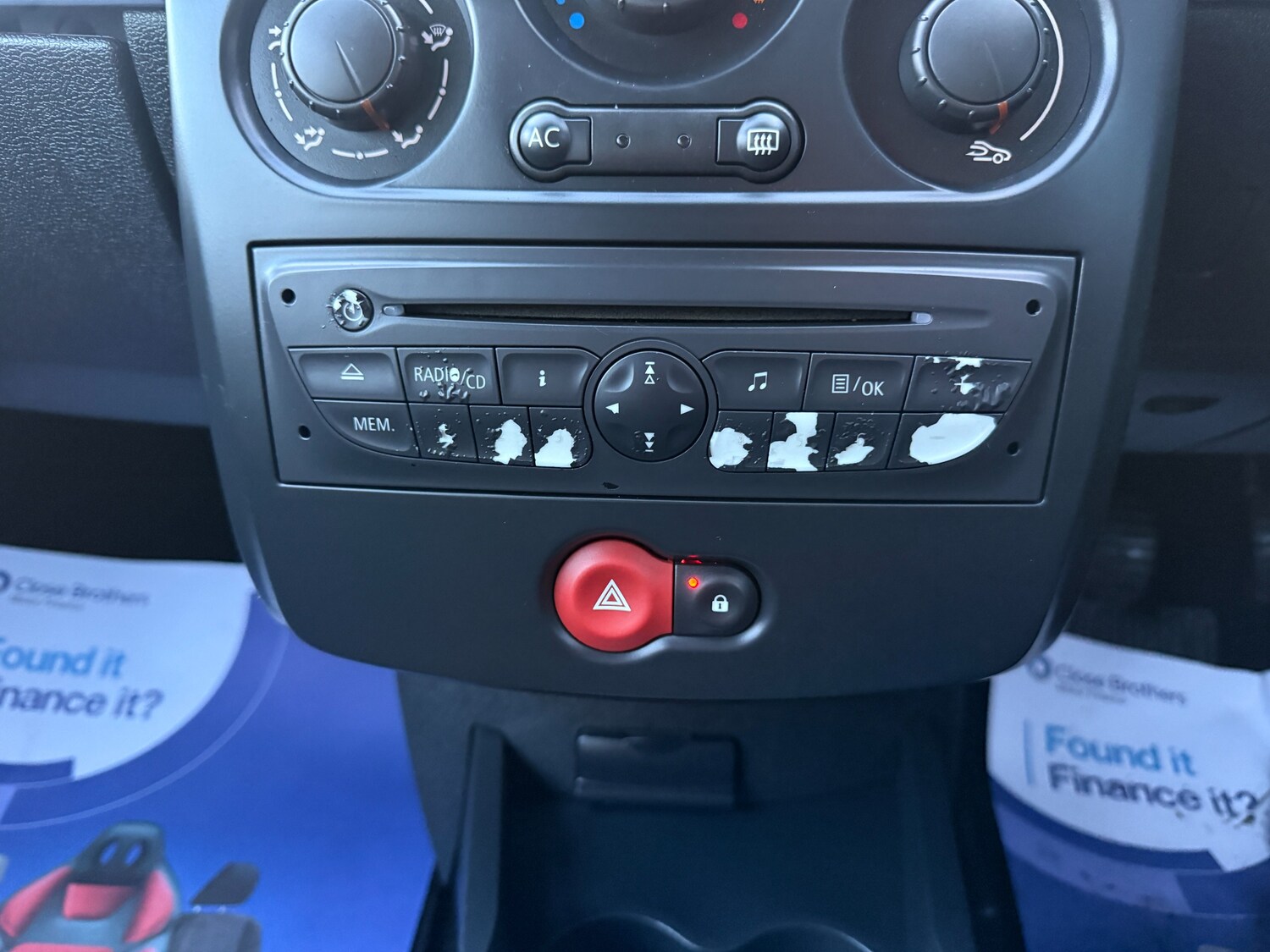 Used Renault Clio 2010 for sale - 76961881: Photo 15