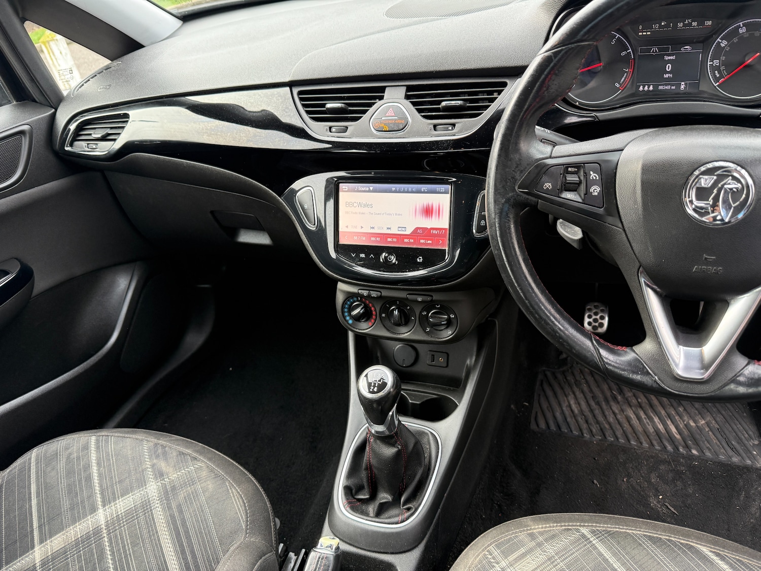 Used Vauxhall Corsa 2015 for sale - 77582519: Photo 5