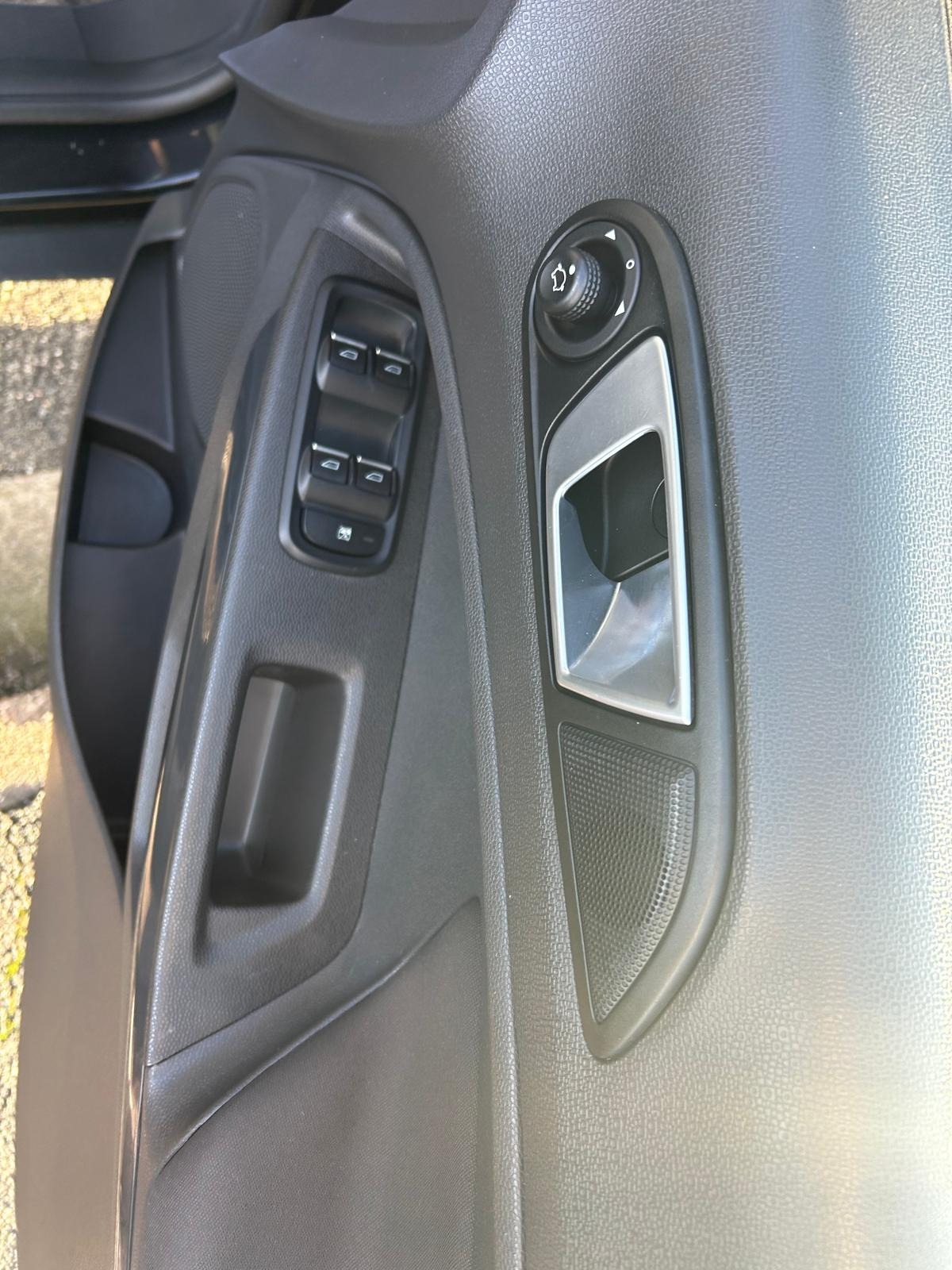 Used Ford Ecosport 2015 for sale - 77398460: Photo 19