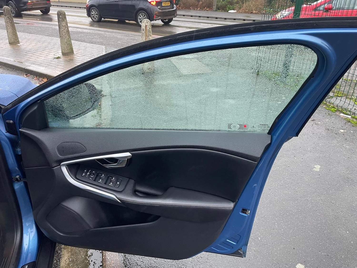 Used Volvo V40 2016 for sale - 76951388: Photo 12