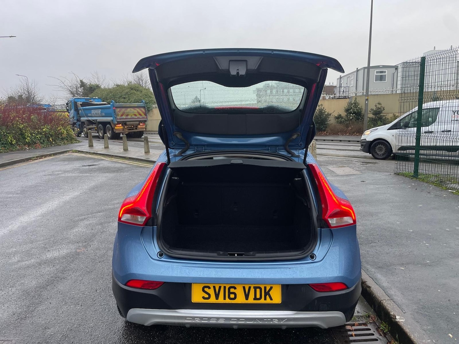 Used Volvo V40 2016 for sale - 76951388: Photo 5