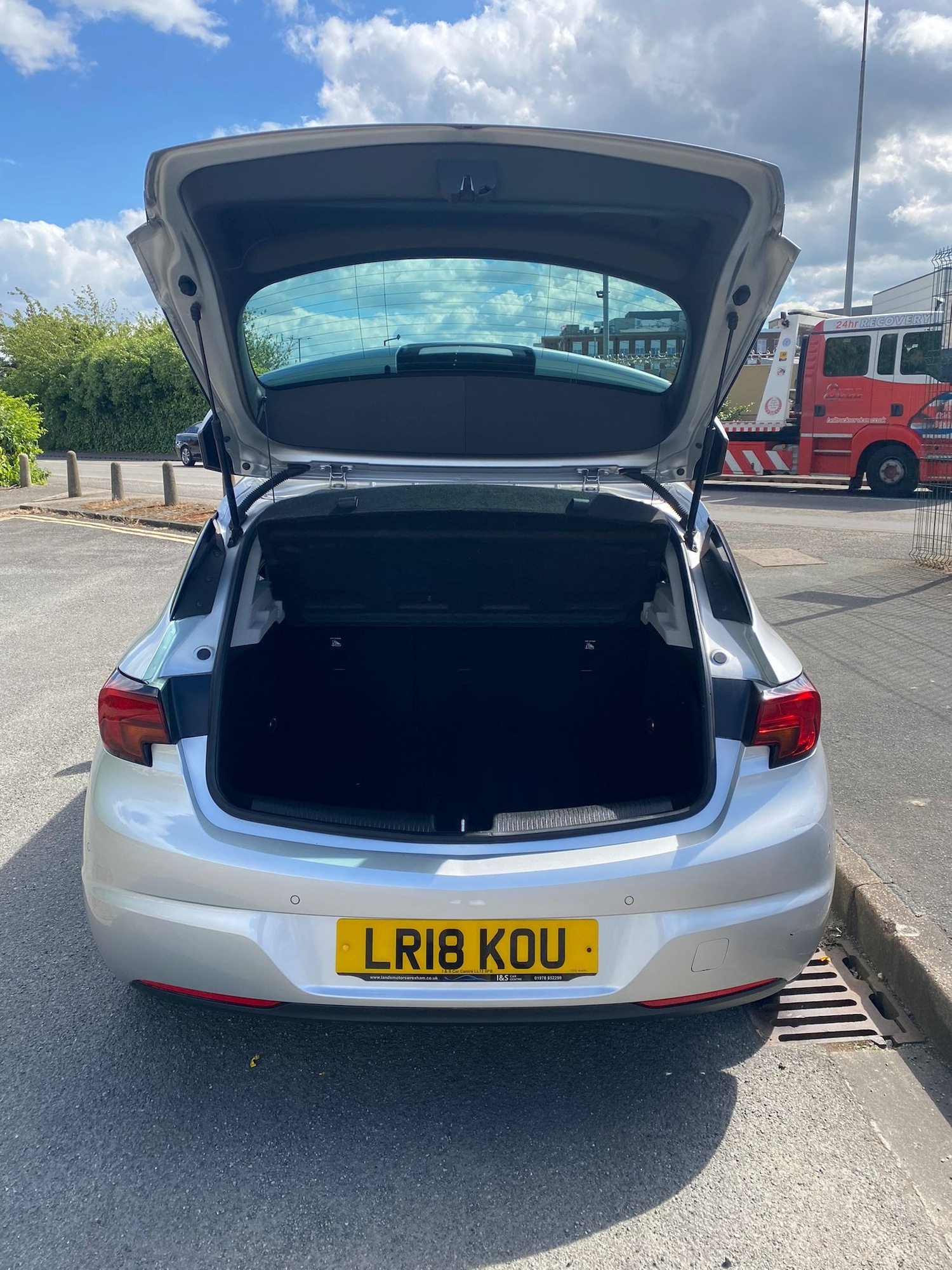 Used Vauxhall Astra 2018 for sale - 76664907: Photo 11