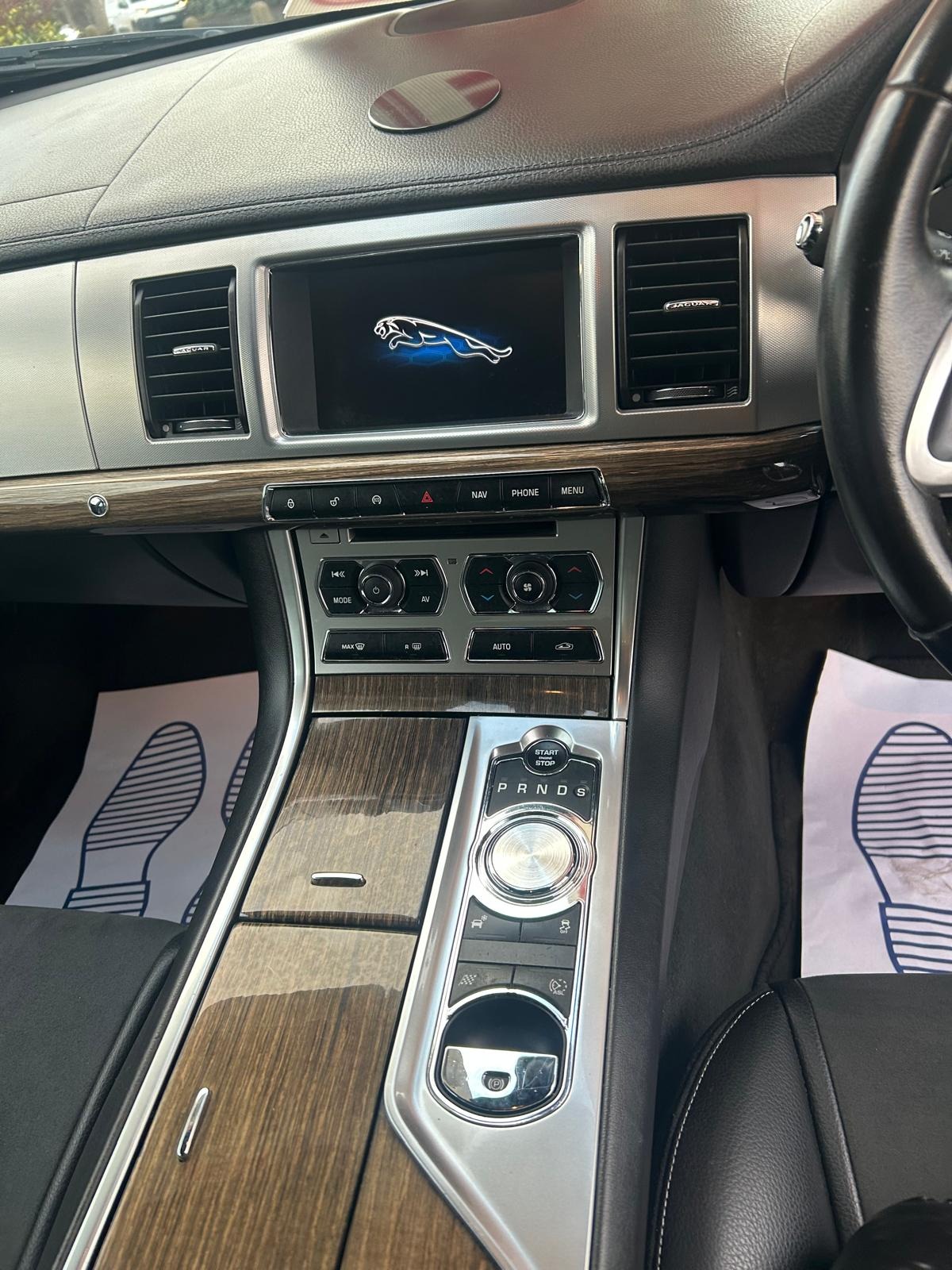 Used Jaguar XF 2014 for sale - 77241111: Photo 16