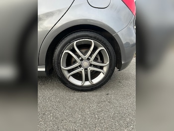 Used Mercedes-Benz A-Class 2015 for sale - 77775912: Photo