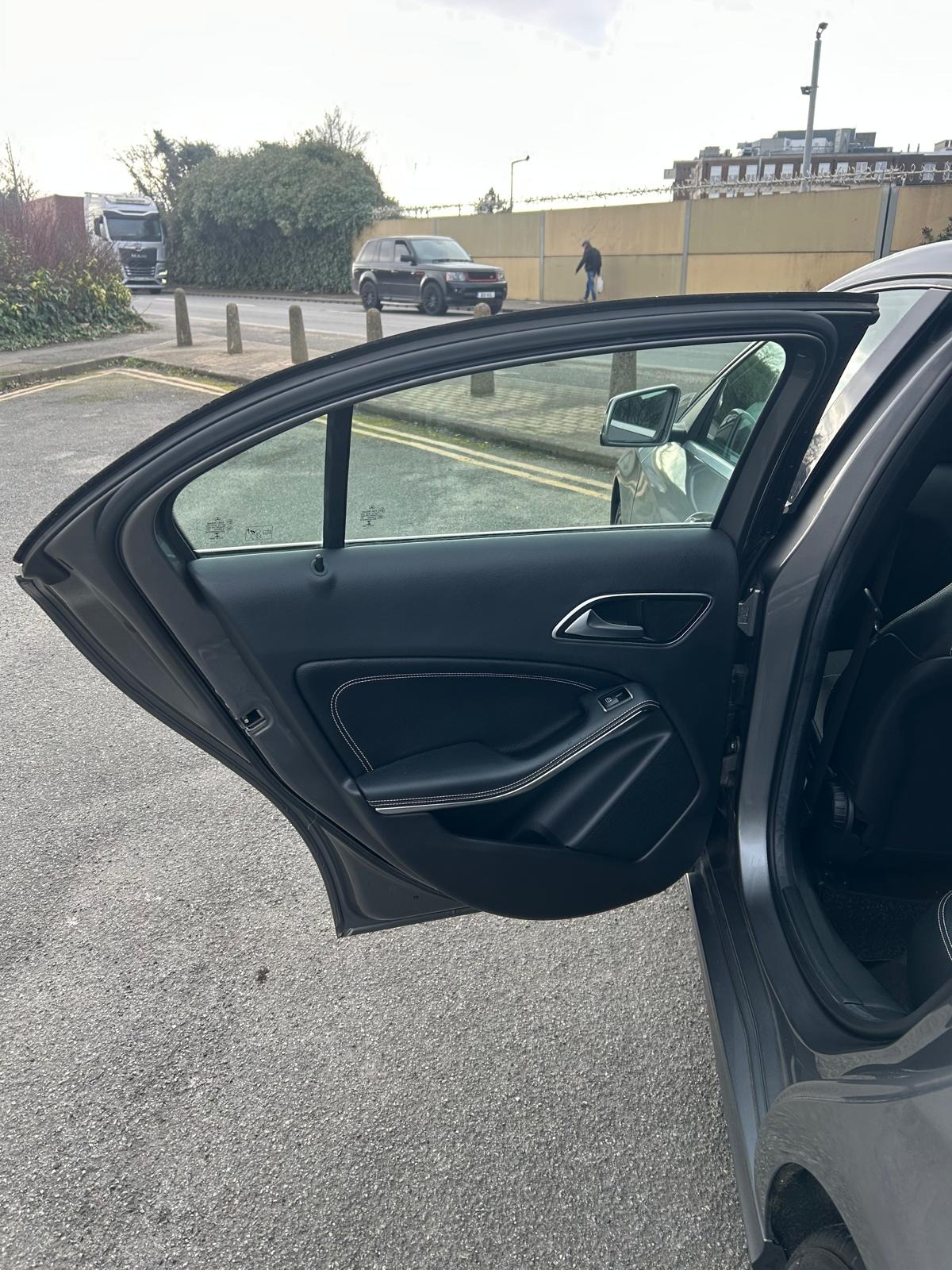 Used Mercedes-Benz A-Class 2015 for sale - 77775912: Photo 8